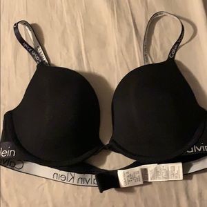 Calvin Klein tshirt bra